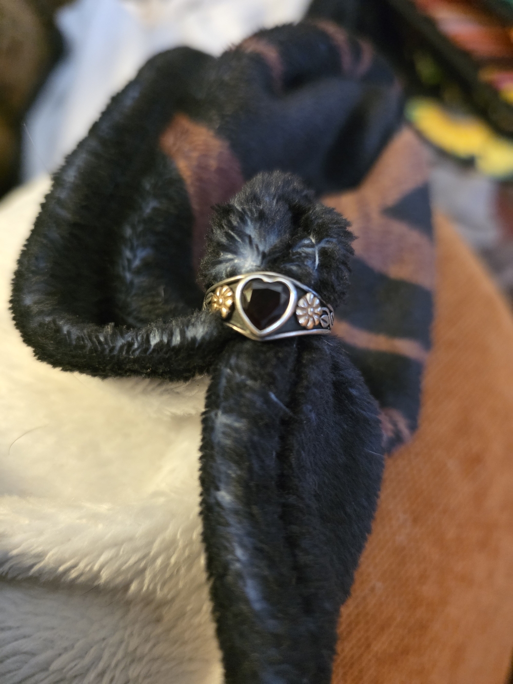 James Avery Garnet Heart (Retired) Size 6 UNIQUE ENGAGEMENT OR WEDDING RING!!